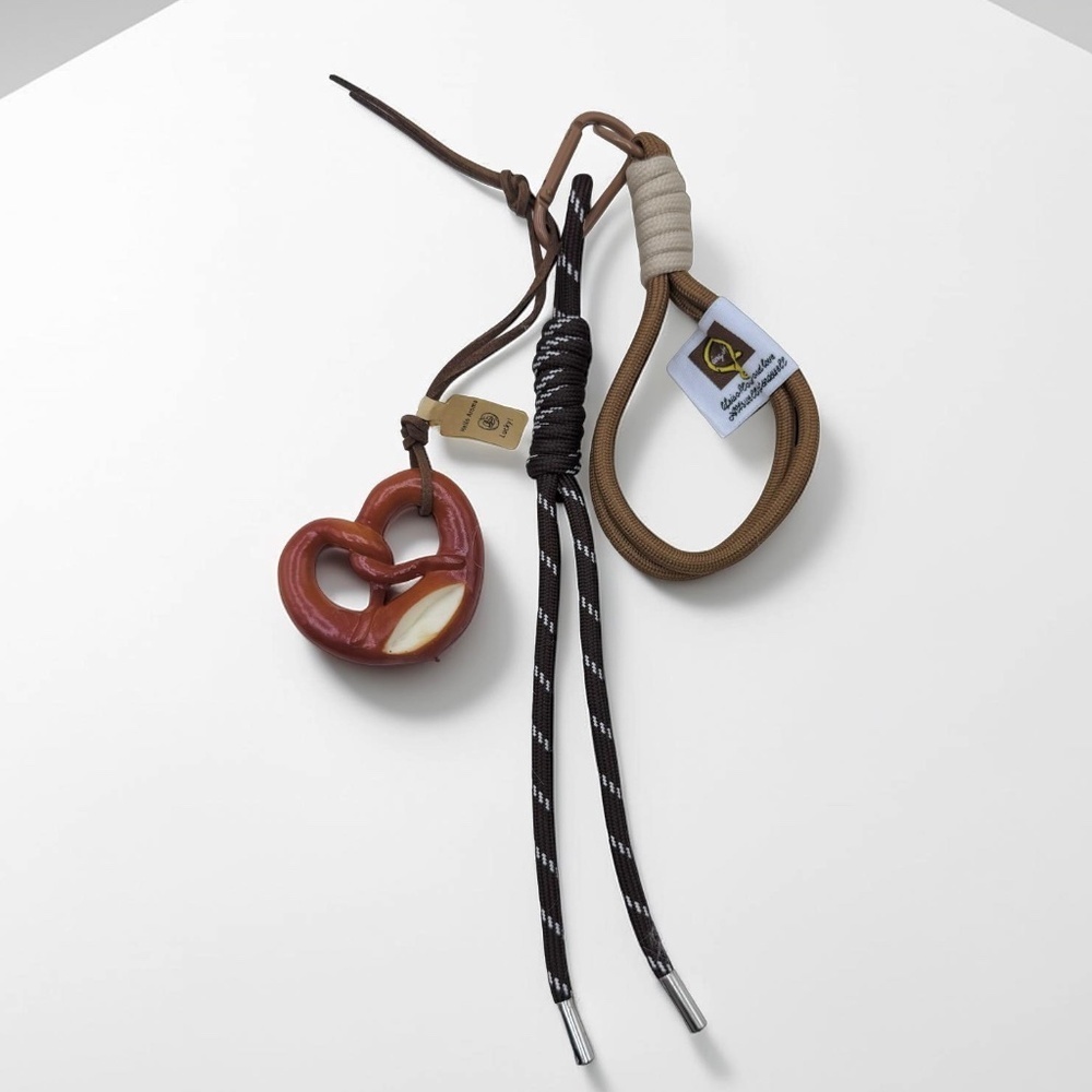 Pretzel Lovers Cute Bag Keychain Charm - Picture 3 of 5
